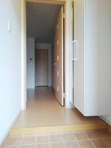 レガーロ弐番館の玄関