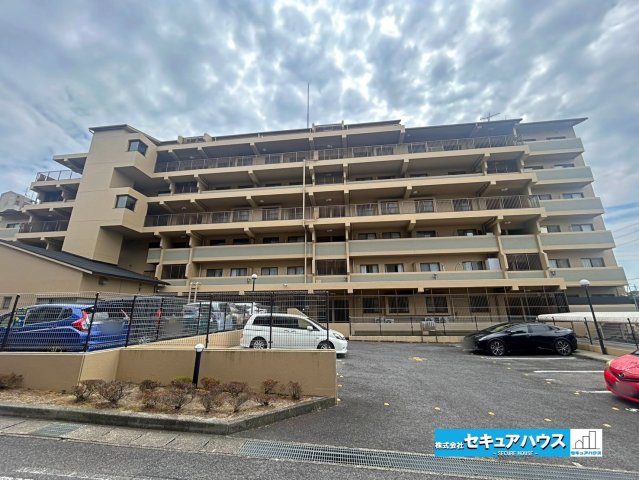 ロイヤルコンフォート日進の外観|事前予約にて現地ご見学いただけます！お気軽にお問い合わせください♪
■株式会社　セキュアハウス　豊明店■
住宅ローンに強く、知識、経験豊富なスタッフ在籍
お客様に寄り添い、ご成約後もサポート致します。