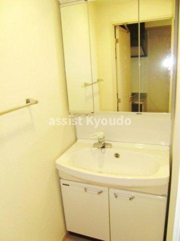世田谷区経堂１丁目の賃貸マンションの独立洗面台|※同物件の参考写真です