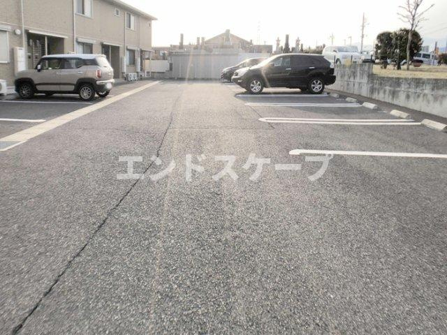 グランソレイユの駐車場|高崎、前橋、伊勢崎エリアのお部屋探しはエンドスケープまで！お客様の理想お聞かせ下さい♪