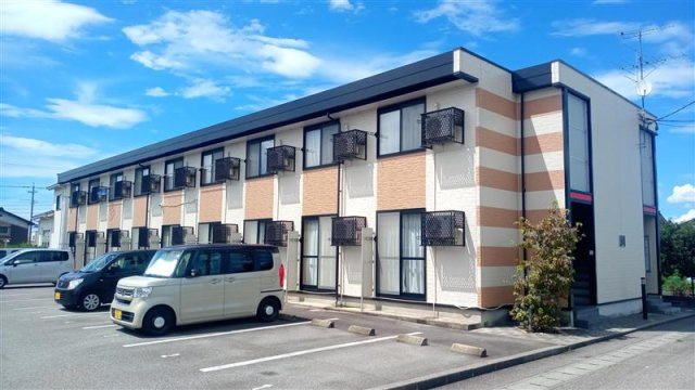 レオパレス千代　Ａの外観
