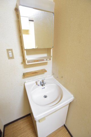 リバーサイド駒見の洗面所