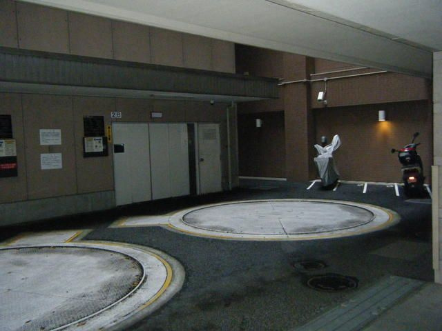ひかるコート横浜の駐車場