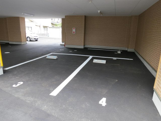【駐車場】