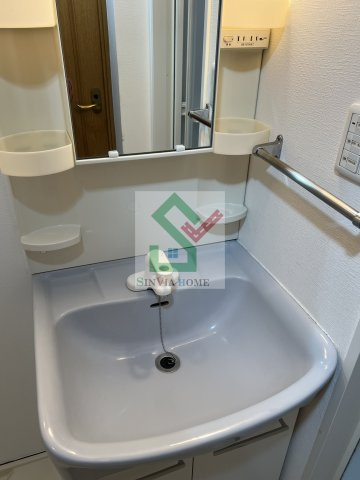 カルフール上宿の独立洗面台