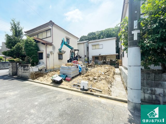 柏原市田辺　第5期　新築一戸建ての外観|周辺は落ち着いた街並みの住宅地！子育てがしやすい住環境です！まだ未完成ですが、現地でしかわからない事もございます。是非一度ご覧ください。