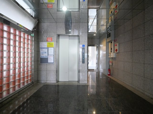 大阪市東成区東小橋１丁目の賃貸マンションのロビー