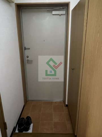 カルフール上宿の玄関