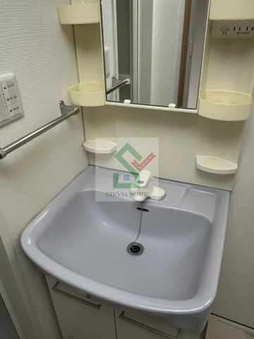 カルフール上宿の独立洗面台