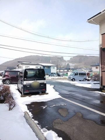 トレジャー２号館の駐車場