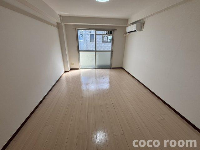 グローリー尚徳 の居間・リビング