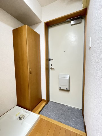 サンジュールらんＢ棟の玄関