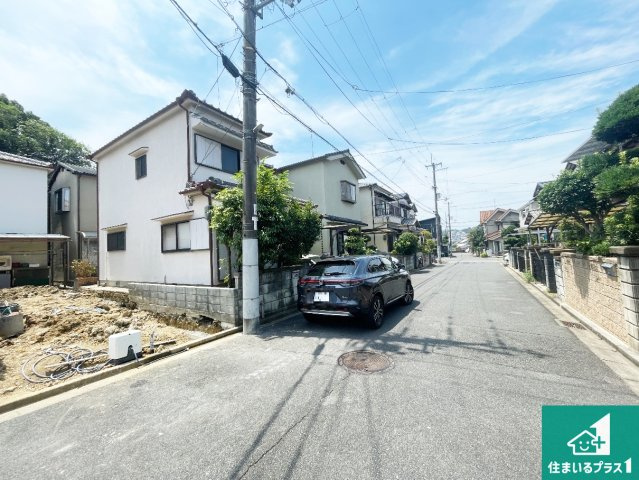 柏原市田辺　第5期　新築一戸建ての前面道路含む現地写真|周辺は落ち着いた街並みの住宅地！子育てがしやすい住環境です！まだ未完成ですが、現地でしかわからない事もございます。是非一度ご覧ください。
