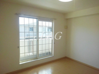 【居間・リビング】 | ゼフィール | 洋室のお部屋です。