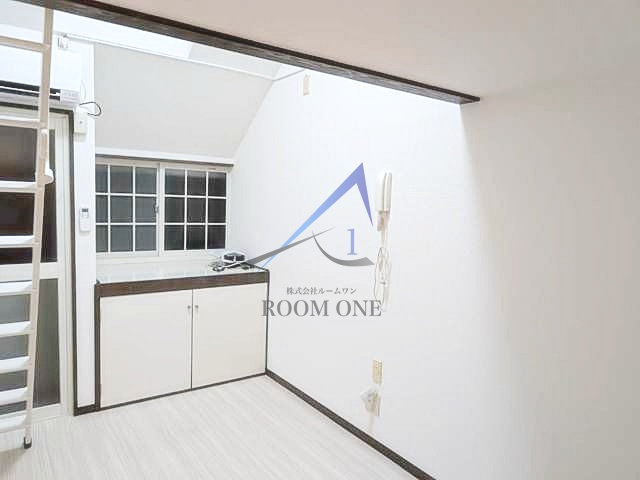 レジデンス狛江Ⅱの居間・リビング|洋室のお部屋です。