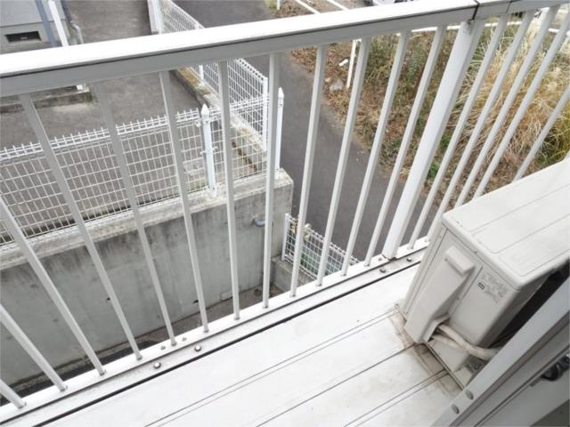 川崎市多摩区西生田３丁目のアパートのバルコニー
