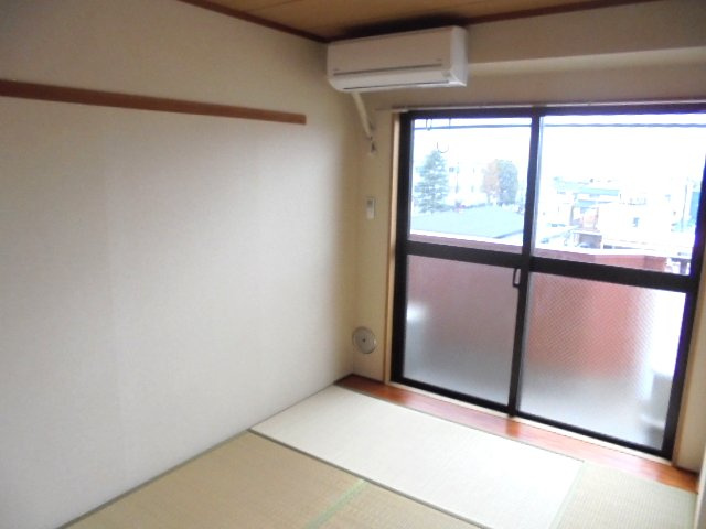 ロジュマン松本の和室