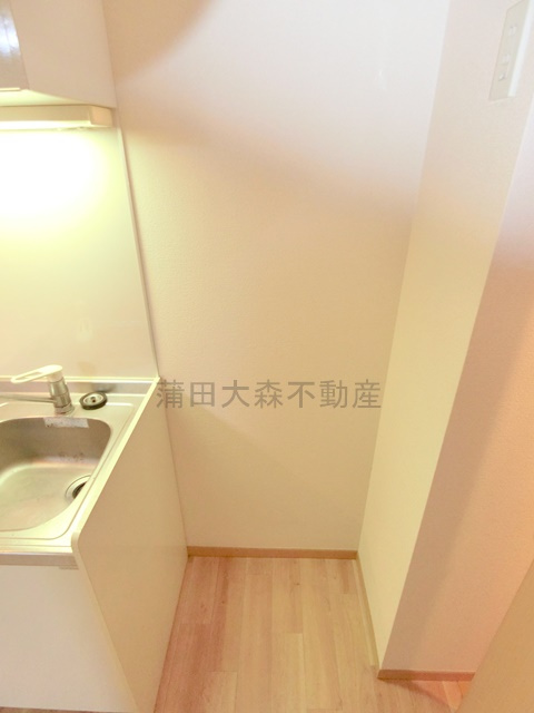 プラージュのキッチン|冷蔵庫置き場