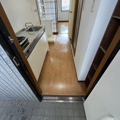 【玄関】 | シャトル壱番館
