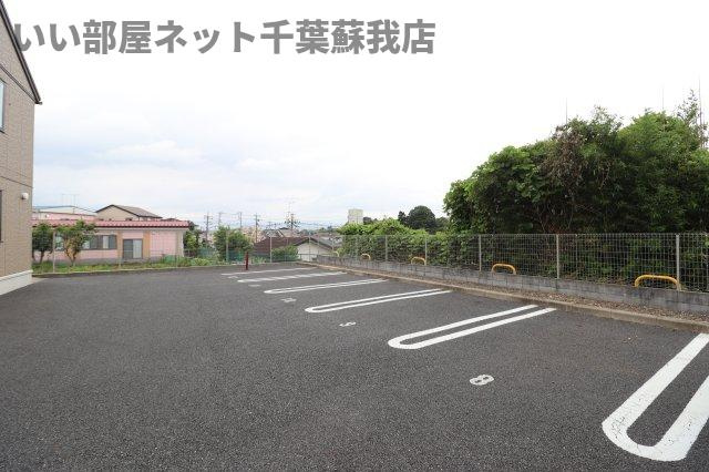 レムロード・Ｍの駐車場|駐車場に車を止められます
