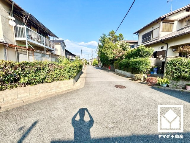 伏見区羽束師古川町の前面道路含む現地写真