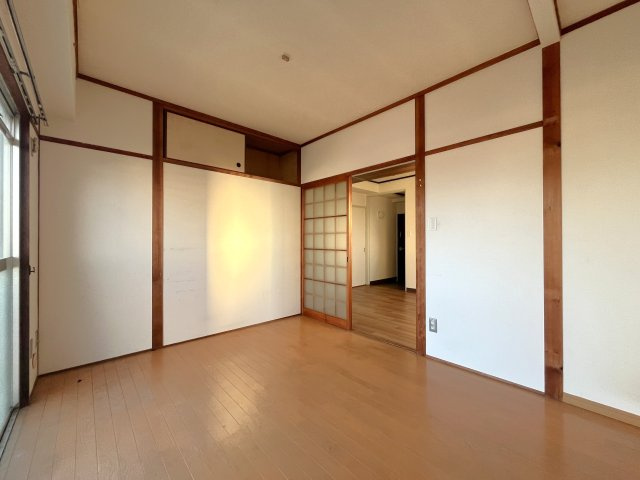 本町シティマンションの洋室