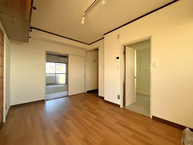 本町シティマンションの洋室