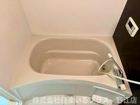 大阪市城東区関目３丁目のアパートの浴室