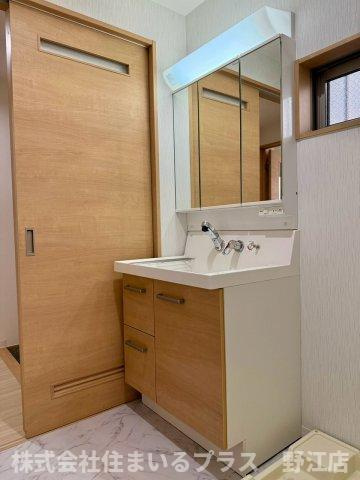 大阪市城東区関目３丁目のアパートの独立洗面台