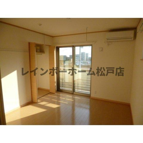 松戸市秋山２丁目のアパート