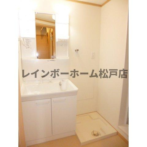松戸市秋山２丁目のアパートの洗面所