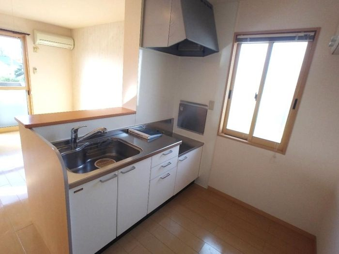 MONTE ROSA　Ⅰのキッチン