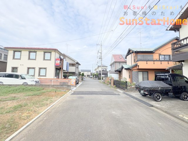 【サンスターホーム】立川市砂川町7丁目　建築条件無し売地No.1の前面道路含む現地写真