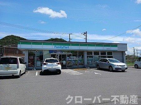 クラール鶴市Ｃの周辺|ファミリーマート高松鶴市店さんまで550m