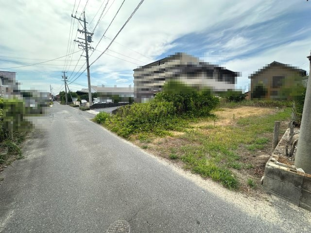四日市市天カ須賀3丁目の前面道路含む現地写真