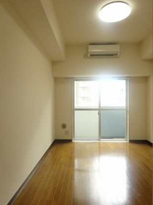 ダイホープラザ入谷の居間・リビング