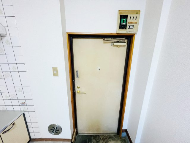 新井第３パティオの玄関