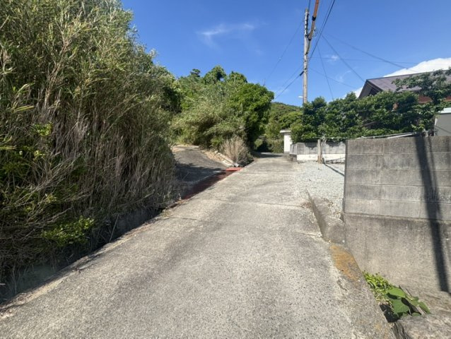 売土地　日高郡日高町阿尾の前面道路含む現地写真