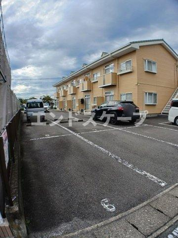 コーポウイングの駐車場|高崎、前橋のお部屋探しはエンドスケープまで！お客様の理想お聞かせ下さい♪