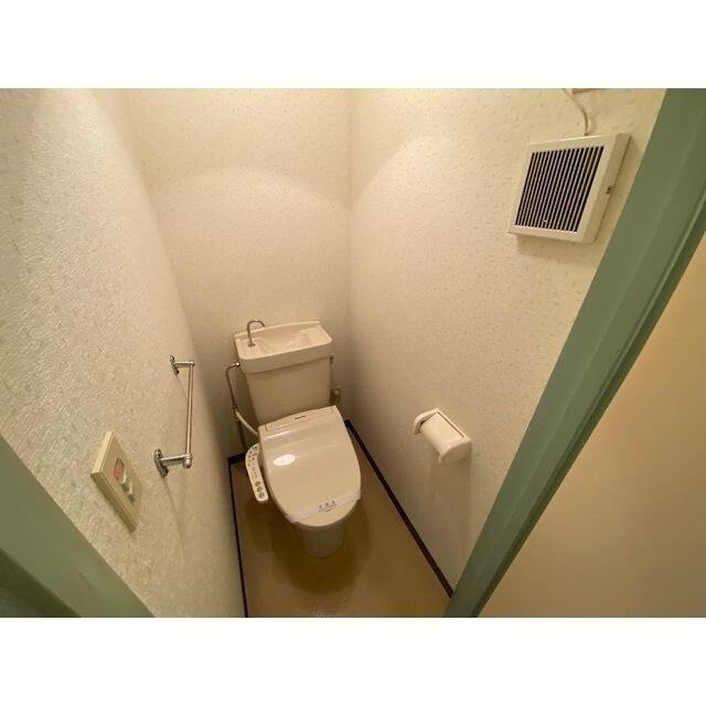 日成マンションのトイレ