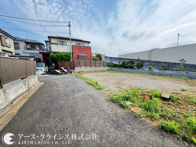 【前面道路含む現地写真】 | 柏市光ヶ丘2丁目 | 新しい家が増えても、空の広さはそのまま。春には桜、夏には青空、秋にはやわらかな光。季節ごとに表情を変える街で、長く暮らせる安心を。