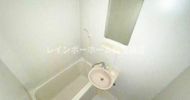 シャルム市川の浴室|同物件の別部屋の写真になります。