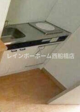 シャルム市川のキッチン|同物件の別部屋の写真になります。