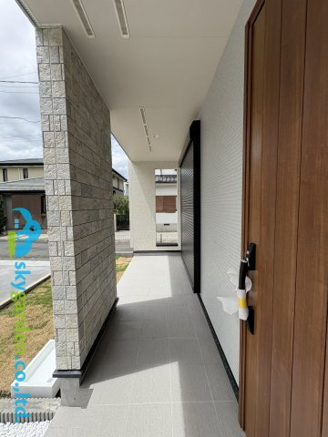 茅ヶ崎市室田3丁目　新築戸建　全2棟1号棟のその他|玄関ポーチとテラス