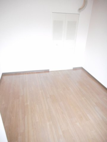 サンライフ南大塚B棟の洋室