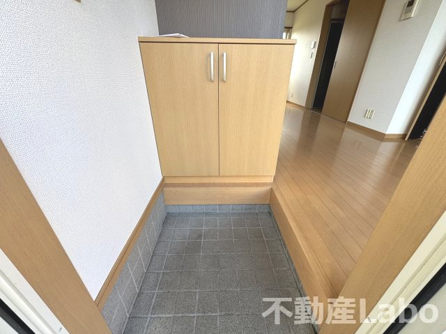 レインボータウン穂実の玄関
