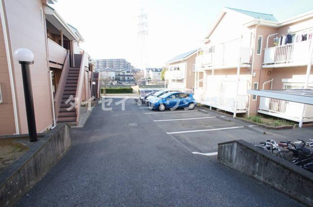アーバンスクウェアーなかにしＬ棟の駐車場