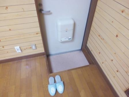 チェリーマンションの玄関