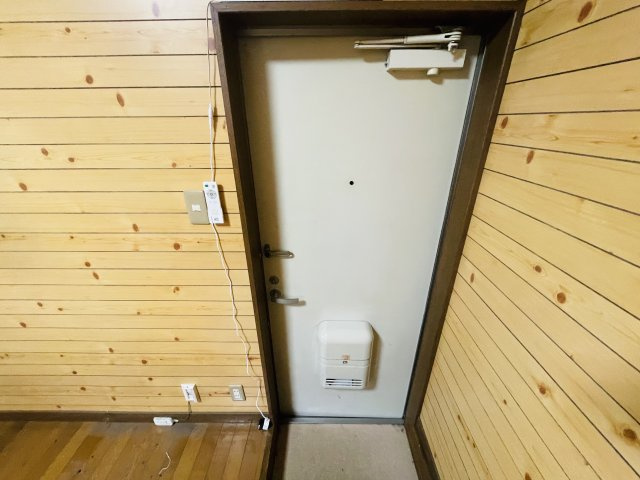 チェリーマンションの玄関
