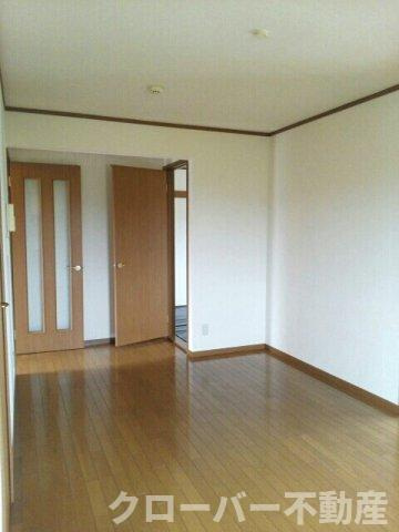 ラクーンズ　フィールド　Ｂの居間・リビング